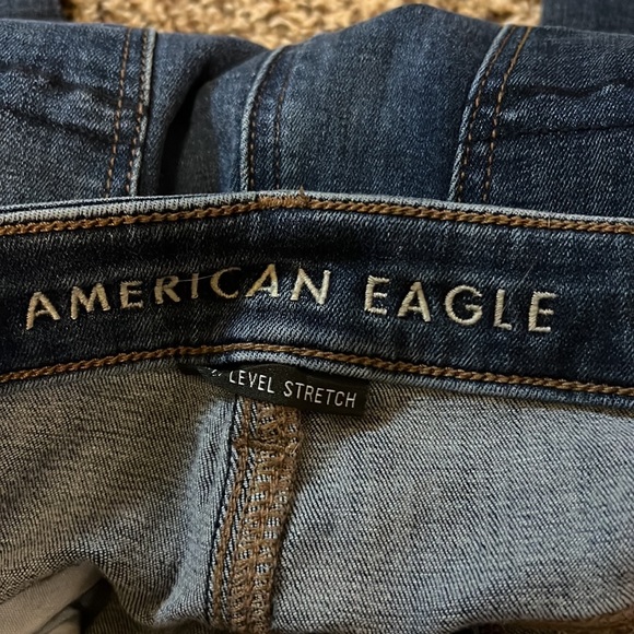 American Eagle Crop Jeans - Picture 4 of 5